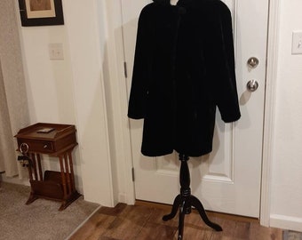 Vintage Womens Black Faux Fur Hooded/Zip Dennis Basso Winter Coat Size L/ Womens Soft Faux Fur Black  Lined Swing Coat Size L/ Winter Coats