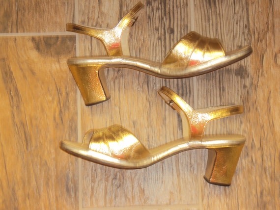 Ladies gold sales sandals size 6
