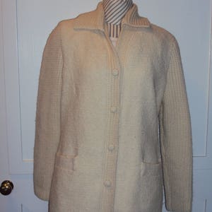 Vintage 100%  Cream/Ivory Womens Wool Freedom Wear Irish Tweed Lined Cardigan Sweater Size Medium/ Button Up Sweater/ Boucle Sweater