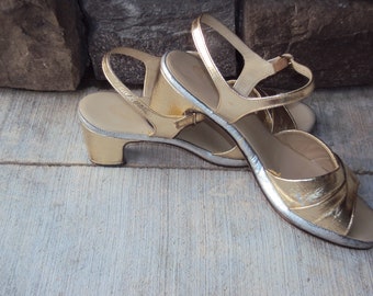 1970s Womens Easy Street Gold Lame Peep Toe Strappy Sandals Size 6-6.5/ Gold Metallic Pin Up Strappy Sandals /Vtg Gold Chunky Heel Sandals