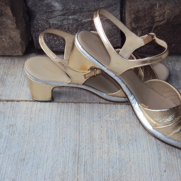 1970s Womens Easy Street Gold Lame Peep Toe Strappy Sandals Size 6-6.5/ Gold Metallic Pin Up Strappy Sandals /Vtg Gold Chunky Heel Sandals