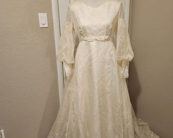 Mid Century Women's Ivory/ Ecru Edwardian Leg O Mutton Sleeves Satn/Voile Long Train/ Lace Bridal Gown Size M/ 70s Boho Ivory Wedding Dress