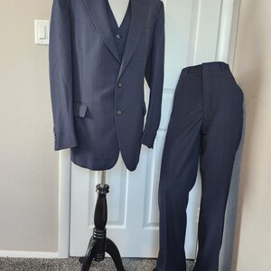 1970s-80s Mens 3 Piece Navy/black Pin Stripe Suit Size 42/38/ Vtg