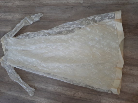 1960s Womens Ivory/Yellow Taffeta/Lace Wedding/Pr… - image 10