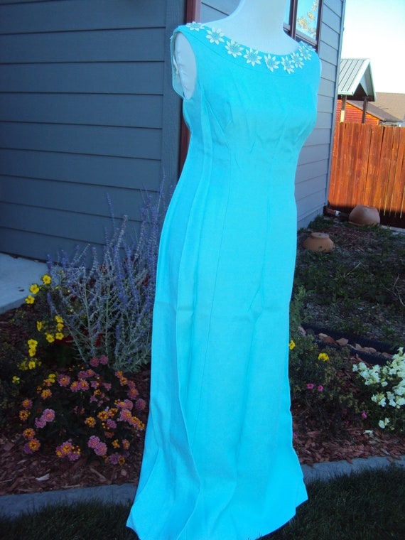 1960s Womens Linen Aqua Blue White Daisies Special Occasion Formal/Prom/Homecoming/Bridesmaid/Sleeveless Aqua Blue Scoop Back Boat Neck M