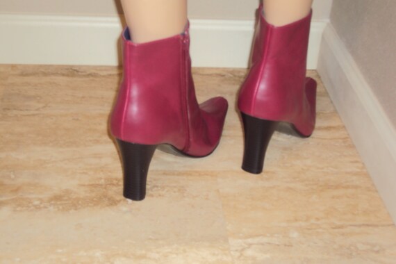 1990s Womens Faux Leather Candies Red Zip Ankle B… - image 10