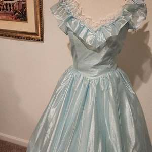 1970s -80s Women's Seafoam Blue Organza Lace Ribbon  Bridesmaid/Prom/Homecoming Princess On/Off Shoulder Dress Size M/Scarlett O'Hara Dress