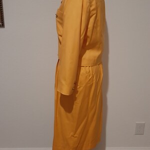 Années 1970 Femme doublée Don Caster Marigold 2 Pièces Jupe dautomne Costume avec veste crop Taille S-M/Vtg Femmes Jaune/Or 2 Pièces Jupe Costume Taille S-M image 5