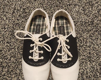 Vintage Womens Faux Leather Black/ White Saddle Shoes Size 10/ Costume Black/White Saddle Shoes Made By Predictions #BlackWhiteSaddleShoes10