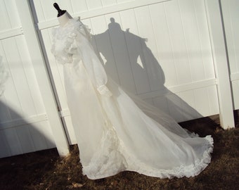 1960s-70s Womens Ivory Wedding Dress Size XS-S Edwardian High Collar Ruffles & Lace/Train Ivory Wedding Dress Size XS-S/Vtg Edwardian Bridal
