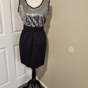 Vintage Women&#39;s Black/Silver Sequins Special Occasion Mini Dress With Wide Belt Size M/ 70s-80s Sequin Disco Black Rayon Mini Dress Size 10P