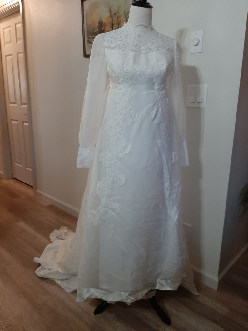 1970s Womens White Taffeta/Chiffon/Lace/Satin Ribbon Gunne Sax Style Wedding Dress Size XS-S/ Edwardian White Empire Waist/Train Bridal Gown image 1