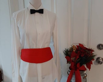Vintage Mens Red Polyester One Size Adjustable Cumberbund/Black Bow Tie/ Vtg Christmas Red Cummerbund Made In USA Adjustable Size