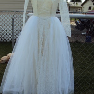 1950s-60s Womens Ivory/White Lace Tulle Rayon Princess Wedding Gown Size S/ Vtg Illusion Neckline Wedding Dress/ Full Tulle Skirt/Modest