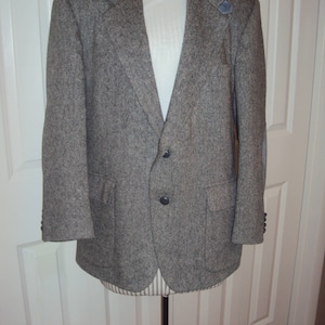 1970s Mens  Farah Clothing Gray/Black/White Lined Wool Tweed Sport Coat/ Blazer Size 40 S / Gray Tweed Blazer With Gray Suede Elbow Patches