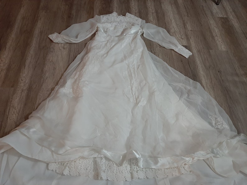 1970s Womens White Taffeta/Chiffon/Lace/Satin Ribbon Gunne Sax Style Wedding Dress Size XS-S/ Edwardian White Empire Waist/Train Bridal Gown image 10