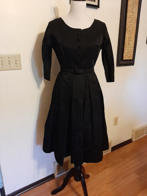 Annees 1940 50 Femme Noir Taffeta Rayon Robe Taille S LBD Vtg Petite Robe Noire Taille S Noir Satin Rayon Pin Up Robe 40 50s Occasion speciale Etsy France