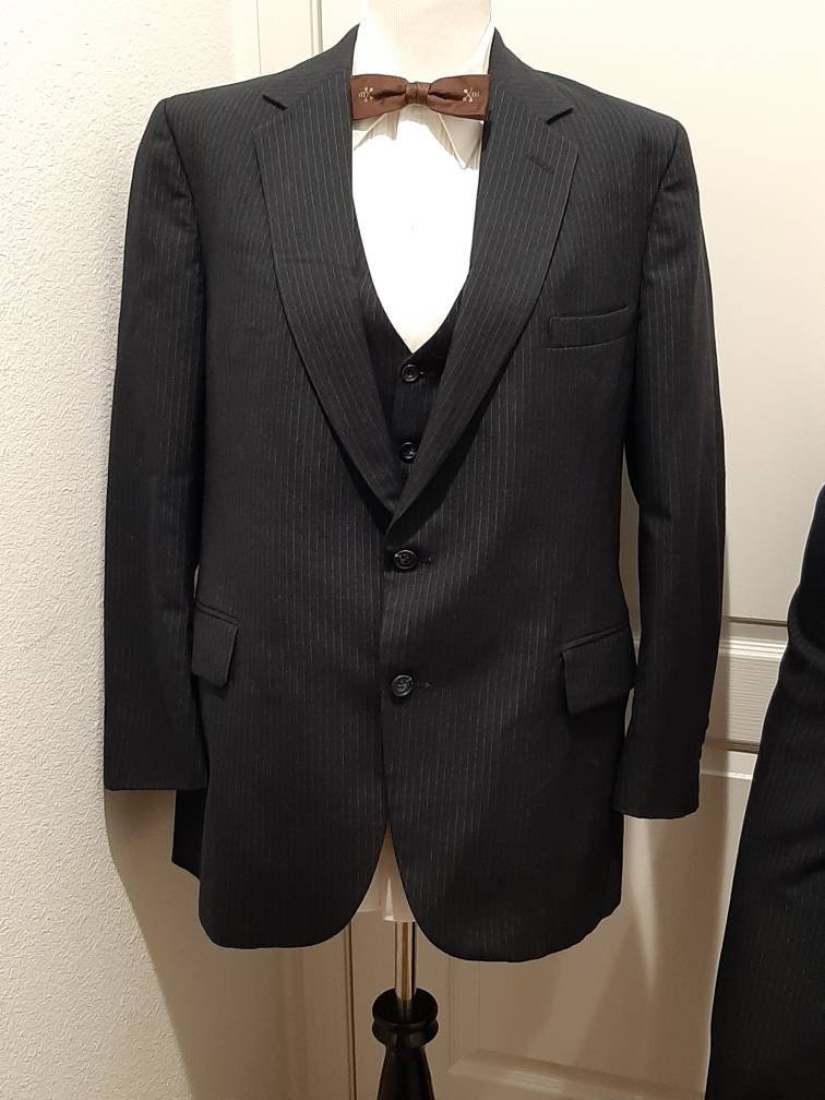 1970s-70s Mens Navy Blue 3 Piece Pin Stripe Suit Size 44/38