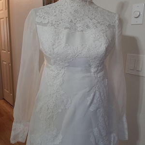 1970s Womens White Taffeta/Chiffon/Lace/Satin Ribbon Gunne Sax Style Wedding Dress Size XS-S/ Edwardian White Empire Waist/Train Bridal Gown image 2