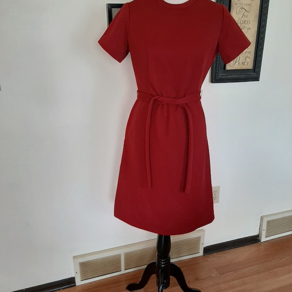 1970s Womens Rust/Brick Red Polyester Knit Toni Todd Fall Colors Shift Dress With Belt Size M/70s Mod Office Attire Dresses Size M/70s Dress