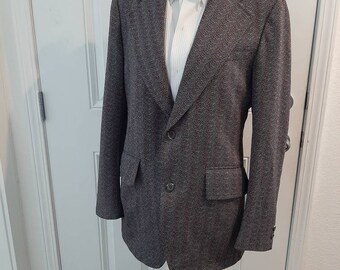 Mid Century Mens Partially Lined Keith -Carlton Original Herringbone Tweed Large Lapel Blazer/Sport Coat Size 40/ 1970s Gray/Black/Maroon