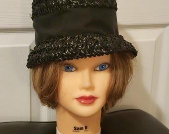 Vintage Black Ribbon Raffia Bowler Hat Mid Century Fashion  display picture 3