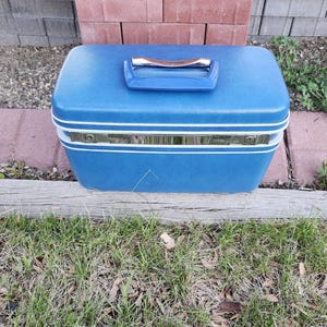 Mid Century Samsonite Medium Blue/Silver Train Case 14&quot; X 7&quot; X 8&quot;/ 69s 70s Samsonite Blue Taincase/ Cosmetic/Craft Suitcase/ Samsonite