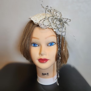 Vintage Womens Bridal Ivory Hats/Tulle/Lace/Beads/Fascinator With Beads And Tulle/One Size/ With Gathered tulle80s 80s 90s Small Wedding Hat