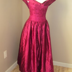 1980s Womens Magenta/Fuchsia Pink Satin/Lace Dance Allure On/Off Shoulder Bridesmaid/Prom/Party Dress Size XS/ Satin Ballgown Party Dress