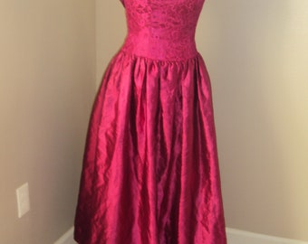 1980s Womens Magenta/Fuchsia Pink Satin/Lace Dance Allure On/Off Shoulder Bridesmaid/Prom/Party Dress Size XS/ Satin Ballgown Party Dress