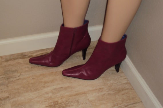 1990s Womens Faux Leather Candies Red Zip Ankle B… - image 4