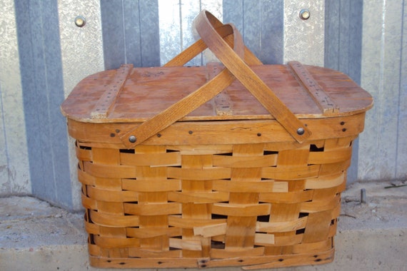 Mid Century Woven Wood Top Handle Picnic Basket 1… - image 1