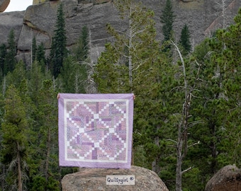 Lavender Chain Quilt - made of 30's reproduction fabrics