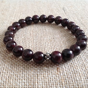 8mm Garnet stretch bracelet