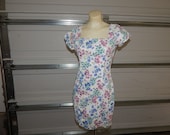 cute fun retro 90s Bongo floral print denim dress size 11, fits like a 9 10 amazing