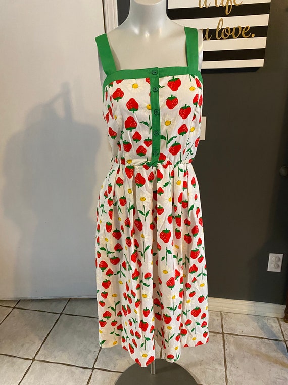 Vintage jenni strawberry & daisy dress button fron