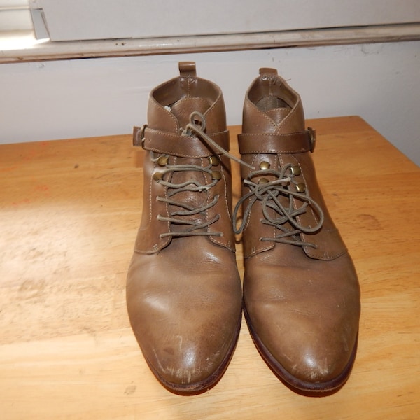 Vintage pirate boots made in brazil light tan color size 9AA lace up