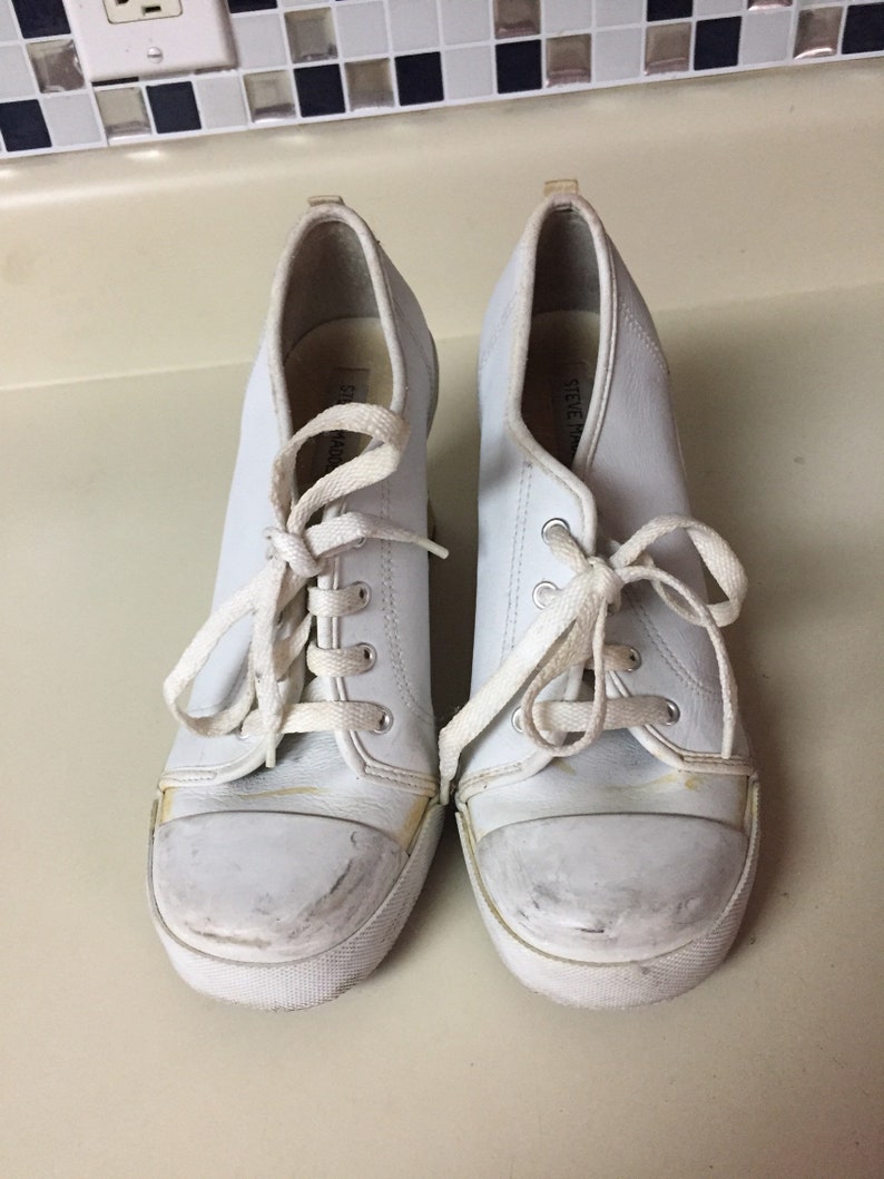 Steven madden binder wedge 90s sneakers size 8.5 white