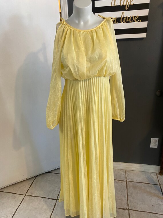 Vintage 70s light yellow pleated maxi dress flora… - image 7