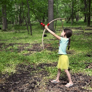 Children's Bow & Arrow Set - Steam-Bent Hardwood Longbow