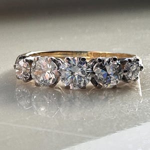 Stunning 18K 5 Stone Diamond Ring 1.13 Carats Round brilliant & Old Cuts SZ6.75-7