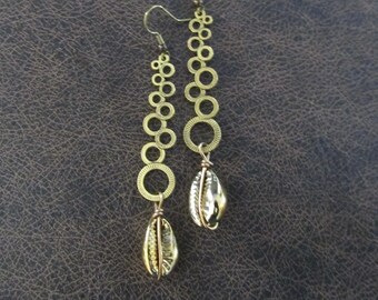 Long mid century modern gold cowrie shell earrings, 2