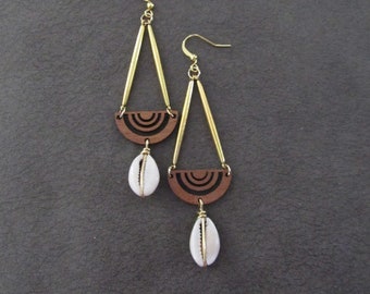 Cowrie shell and wooden mid century modern earrings 3