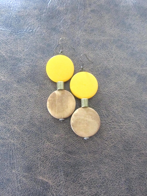 Mid century bold wooden earrings, yellow