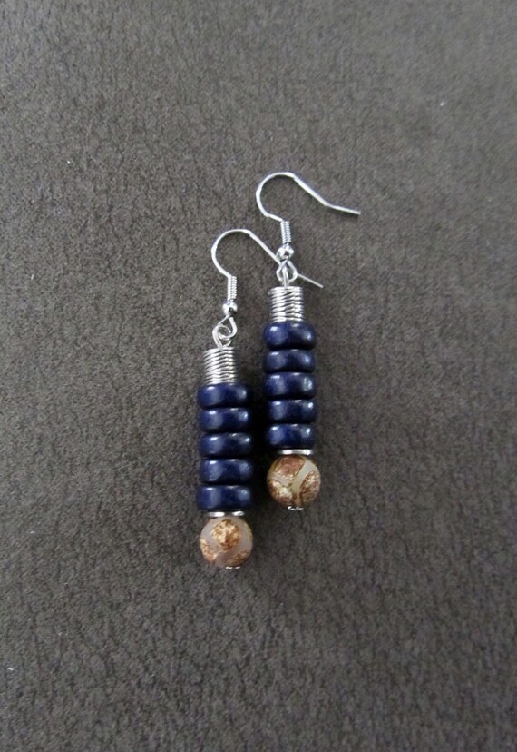 Wooden and agate earrings, navy blue