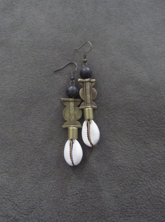 Bronze baule and cowrie shell earrings