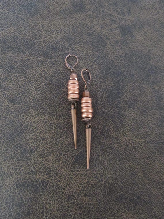 Minimalist monochromatic copper spike earrings