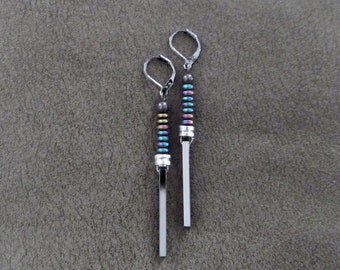 Boucles d'oreilles minimalistes, boucles d'oreilles hématite multicolore et gunmetal