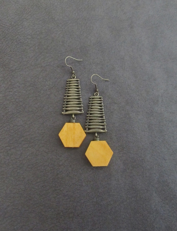Mid century modern earrings, long beige wood and bronze Afrocentric dangle earrings, chic earrings, African earrings, bold statement earring