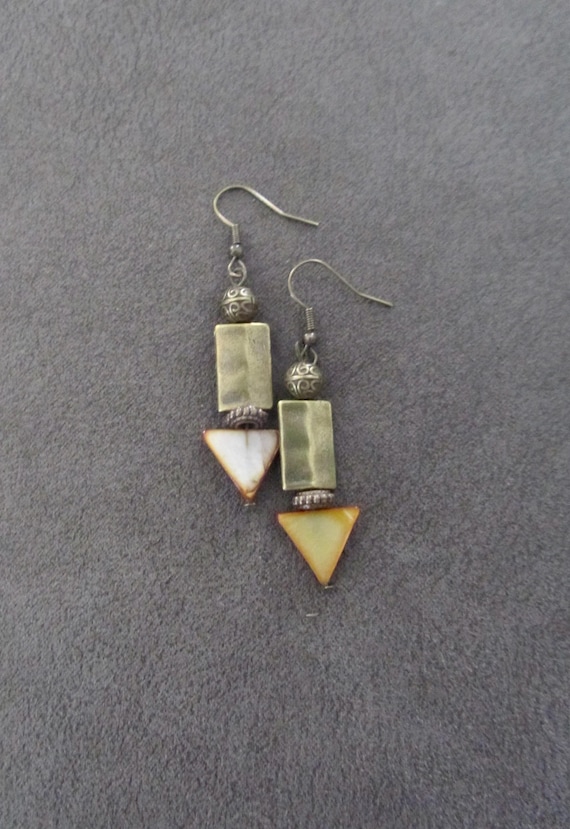 Brown mother of pearl shell and antique bronze earrings 33